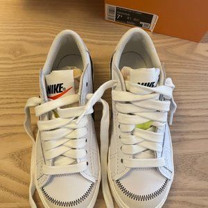 BNWT NIKE White Blazer Low '77 JUMBO Sneakers - SIZE 7.5